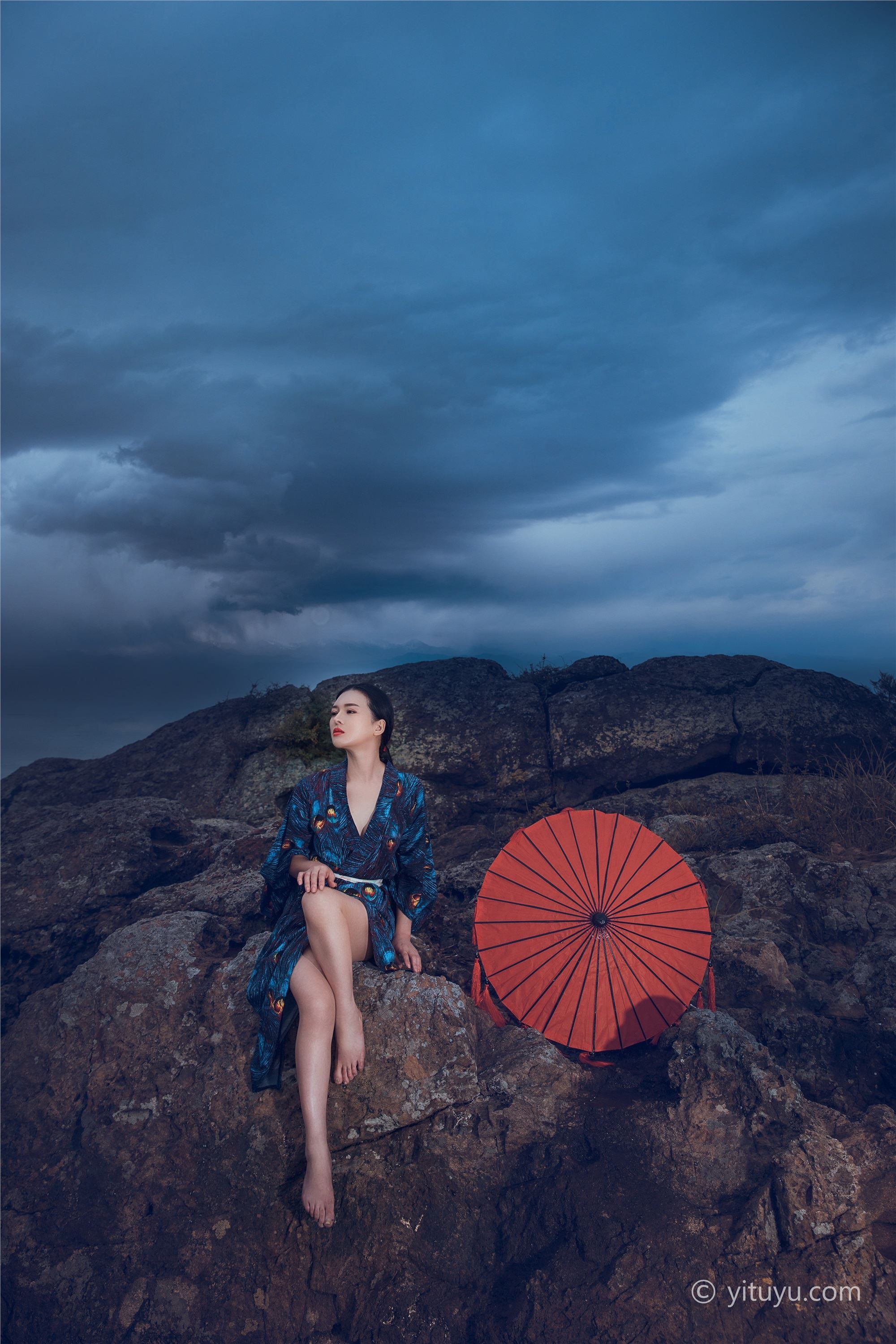 YITUYU艺图语  2021.06.25 一念成思 陽兒